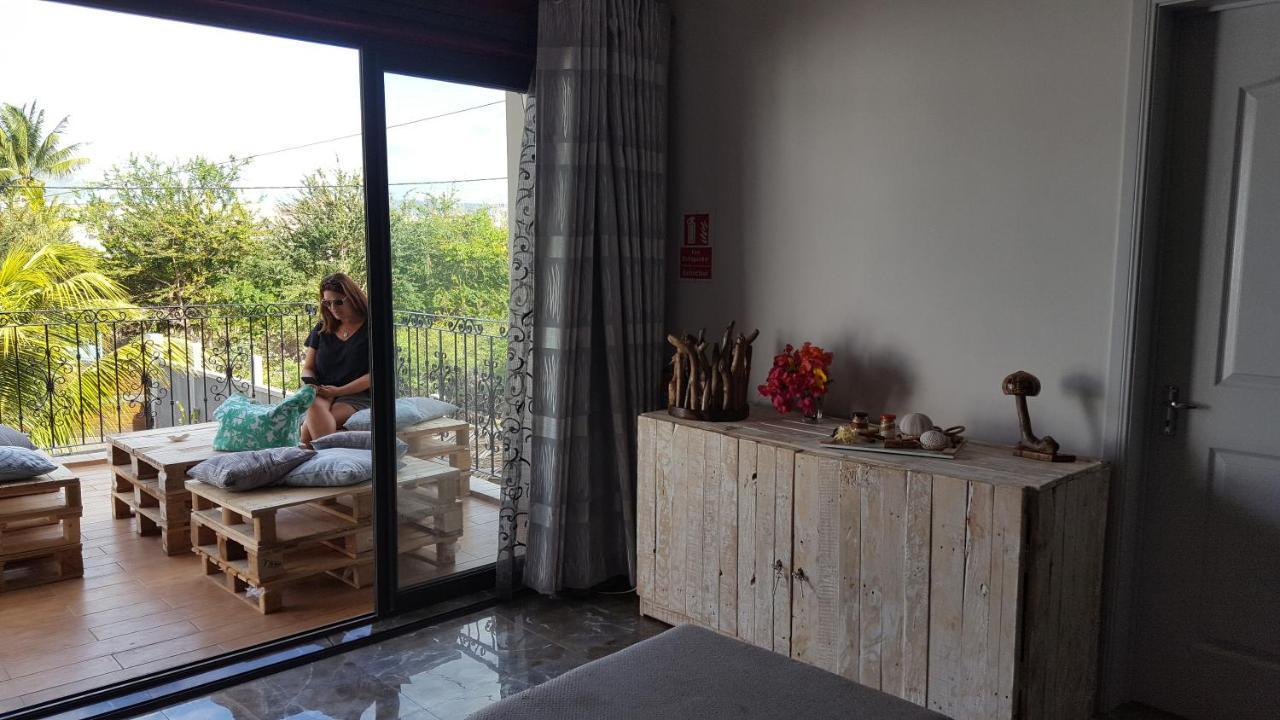 Aux Plaisirs De La Vie Chambre Chez L Habitant Flic-en-Flacq Kültér fotó